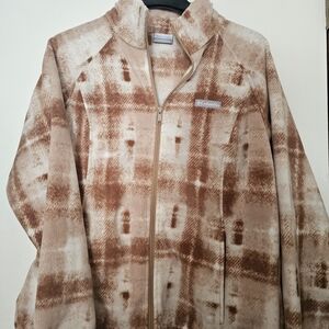 Columbia Tan and Cream Fleece Jacket